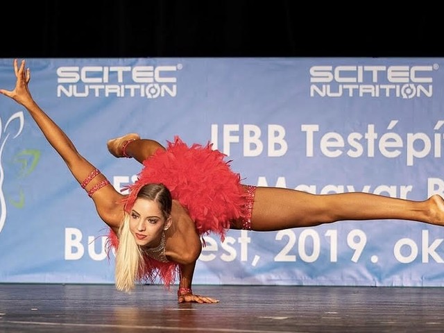 Büszkeségeink: Frauenberger Panna fitness versenyző, a JÁK hallgatója