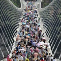 Újra kinyit a világ leghosszabb üvegpadlós hídja az egy hónapos átalakítás után