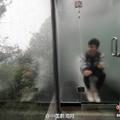 Átlátszó falú nyilvános WC-t adtak át Közép-Kínában