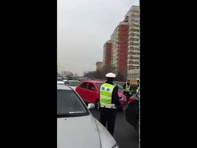Grand Theft Auto Beijing Kicsi piros kocsi kalandja a Grand Theft Auto Beijing Kicsi piros kocsi kalandja a