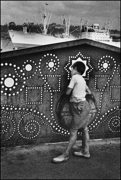 A Galata hídon, Isztambul, Törökország, 1955.jpg