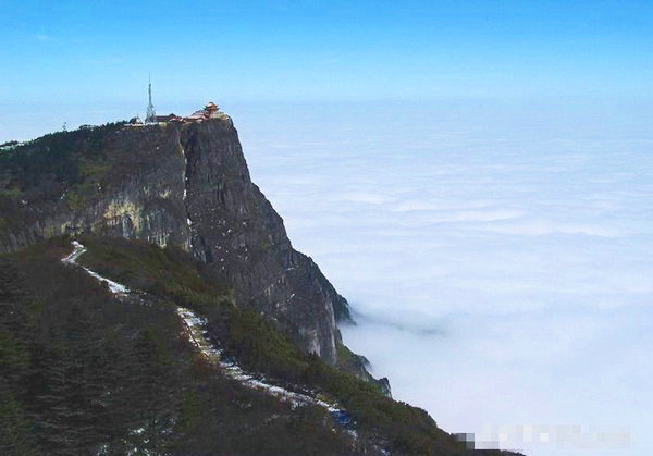 Emei-Mountain.jpg