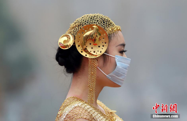 Kína-szmog-divatbemutató2.jpg