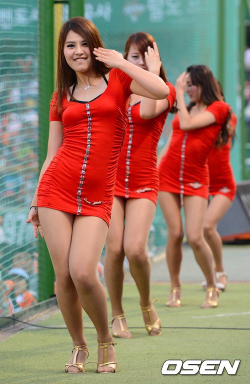 Koreai-baseball-mazsorettek-3.jpg