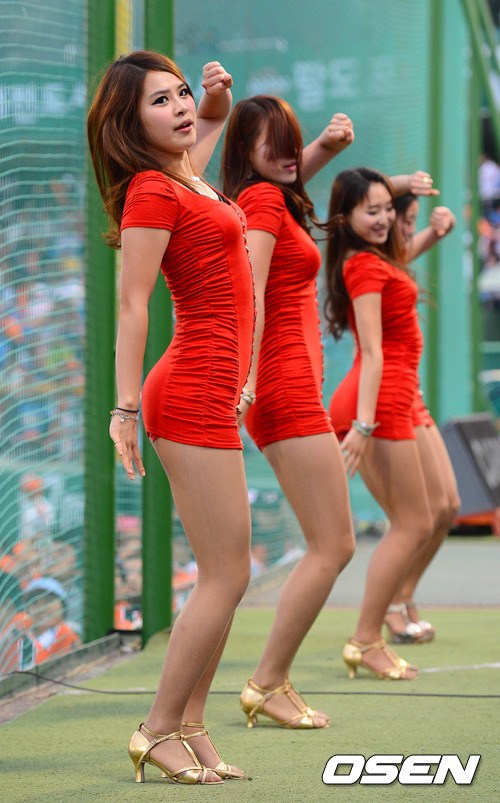 Koreai-baseball-mazsorettek-7.jpg