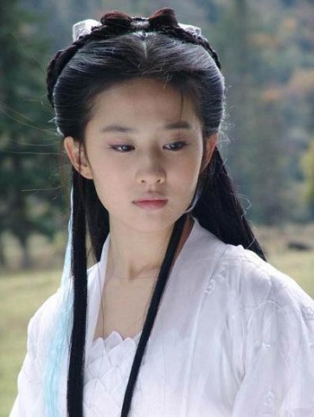 Liu-Yifei-in-ancient-costume.jpg