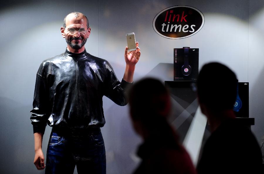 Steve-Jobs-viasz-szobor-4.jpg