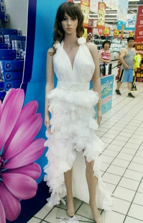 Tissues-Dress-is-the-Most-Gorgeous-Look-These-Pictures.jpg
