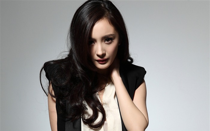 YangMi-Chinese_star_beautiful_actress_HD_photo_wallpaper_01_medium.jpg