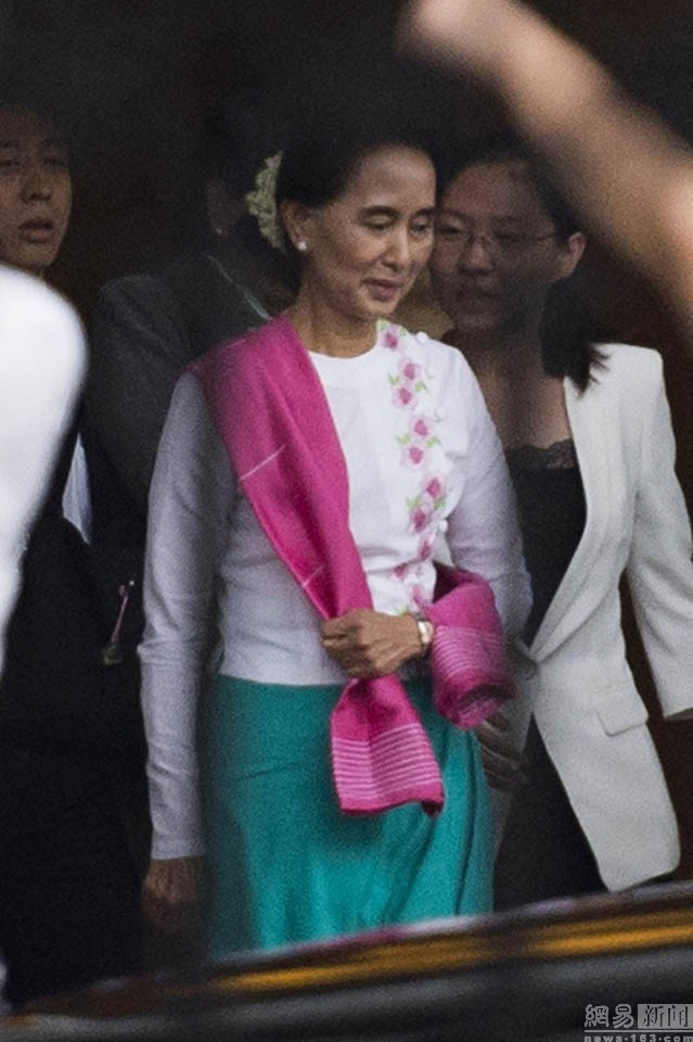 aung_szan_szu_kji-kinaban-6.jpg