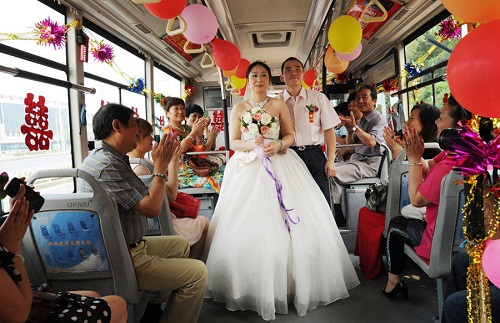 bus-wedding-car.jpg