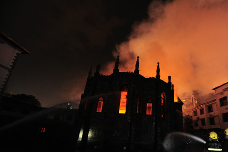 leégett-katedrális-kína-2.jpg