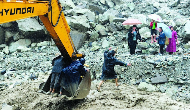 sichuan-flood-rescue3.png