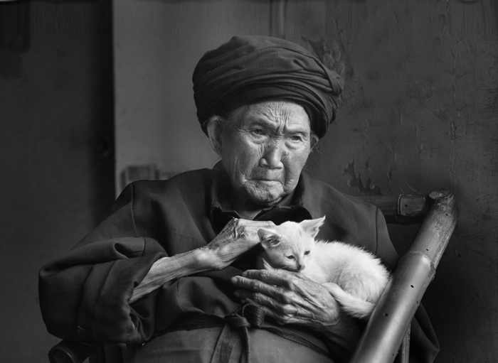 the-oldest-woman-in-the-worldFu-suqing-and-her-cat.jpg