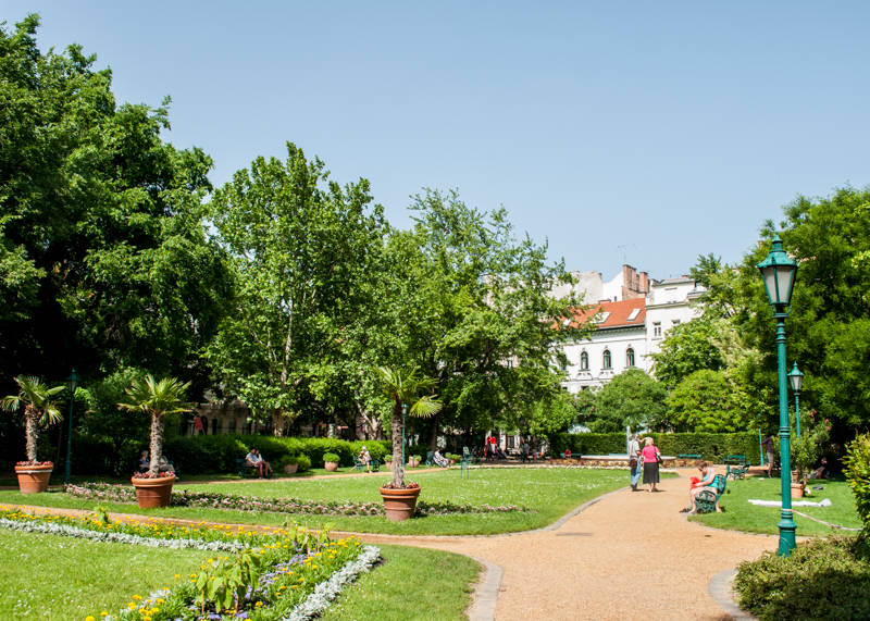 Budapest-Károlyi-kert.jpg