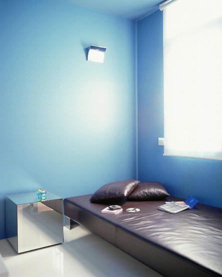 speaking-minimalism-room-very-modern-looks-cool.jpg