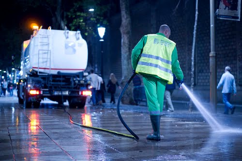 barcelona street cleaning.jpg
