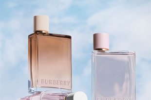 A BURBERRY BEMUTATJA: BURBERRY HER INTENSE