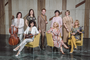 Megújul a Nemzeti Filharmonikusok női tagjainak fellépőruhája