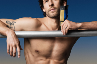 Villámcsapásként elárasztó érzékiség.