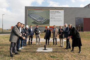 Alapkőletétel a Porsche Hungaria Parts Center bővítéséhez