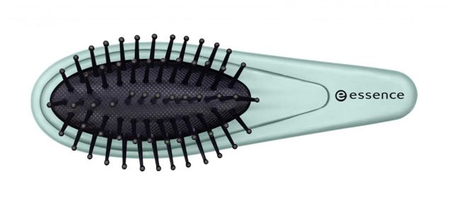 hajkefe<br />Ez a praktikus hajkefe megkönnyíti a fésülést és kisímítja a hajat- fájdalom nélkül.<br />