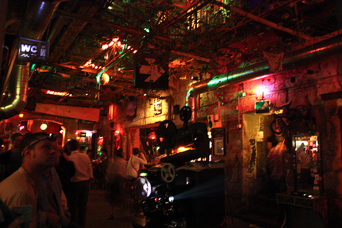 Budapest-Szimpla-Kert.jpg