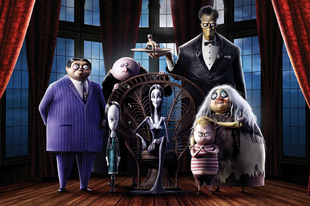 Groteszk családmodell, hogy élnek Addamsék 2019-ben?