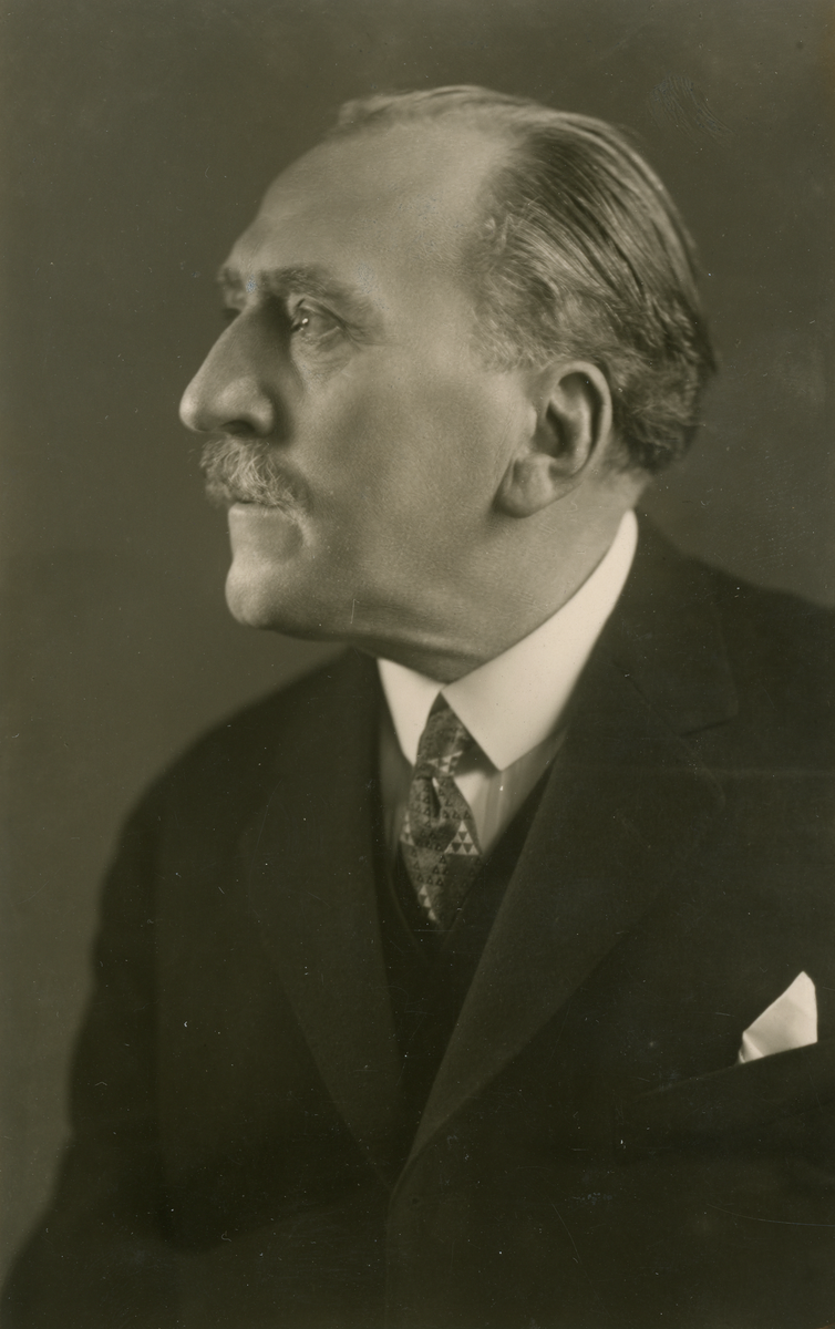 ajda M. Pál: Herczeg Ferenc, 1928 vagy korábban (PIM, Művészeti, Relikvia- és Fotótár)