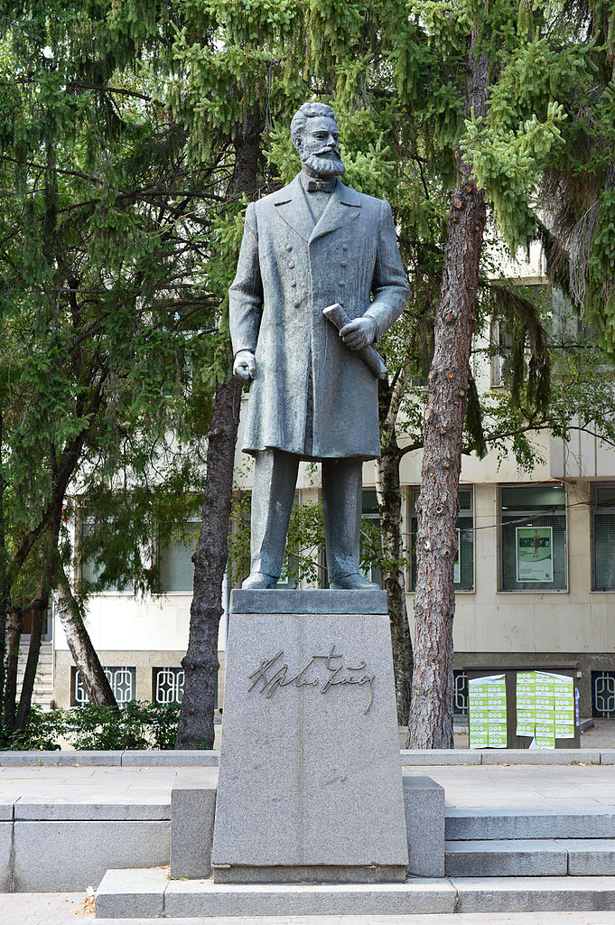 botevgrad_hristo_botev_monument.JPG