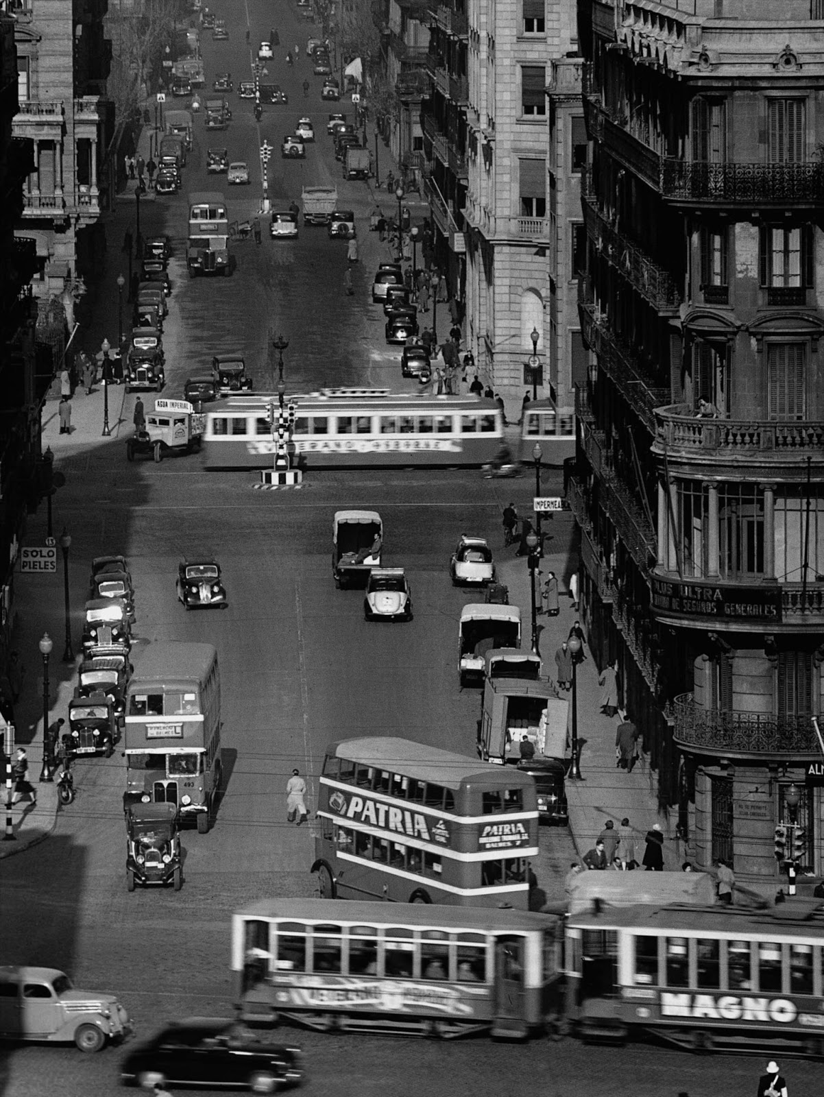Barcelonai városkép 1953-ból (Fotó: fotograficasoleograficas.blogspot.com)