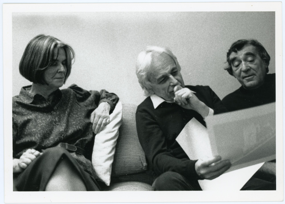 Lucien Hervé: Anna Mark, Ligeti György és Somlyó György, Párizs, 1988–89 (PIM, Művészeti, Relikvia- és Fotótár)