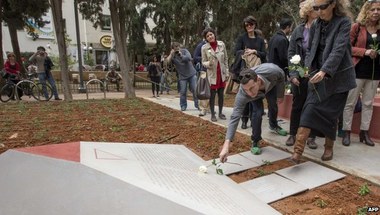 Emlékművet avattak Tel-Avivban a holokauszt meleg áldozatainak