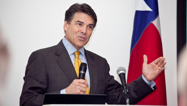 A homoszexualitást az alkoholizmushoz hasonlította Texas kormányzója