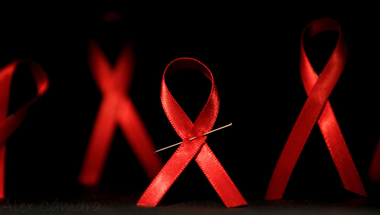 Nemzetközi AIDS világnap – Sötét adatok, távoli remények és a felelősség hiánya