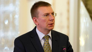 A lett külügyminiszter bejelentette, hogy meleg
