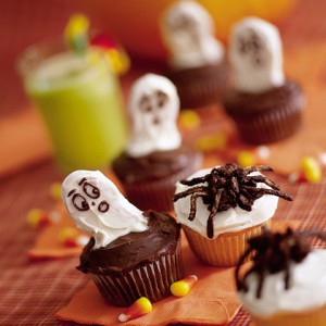 creepy-cupcakes-halloween-recipe-photo-420-FF1099HAUNTA20-300x300.jpg