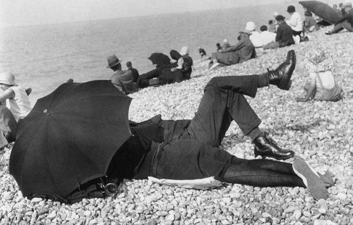 henri-cartier-bresson-umbrella.jpg