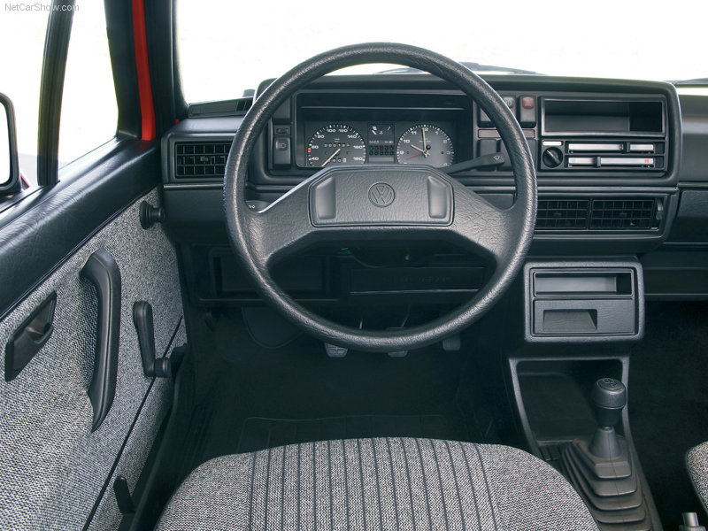 Volkswagen-Golf_II_1983_800x600_wallpaper_07.jpg