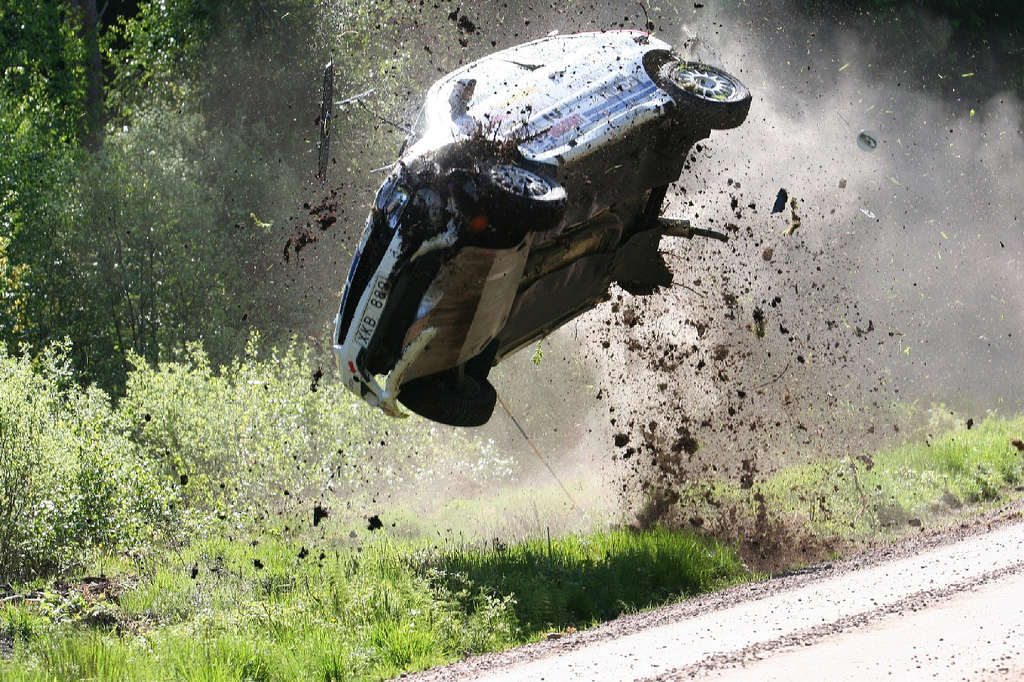ford-rally-crash1.jpg