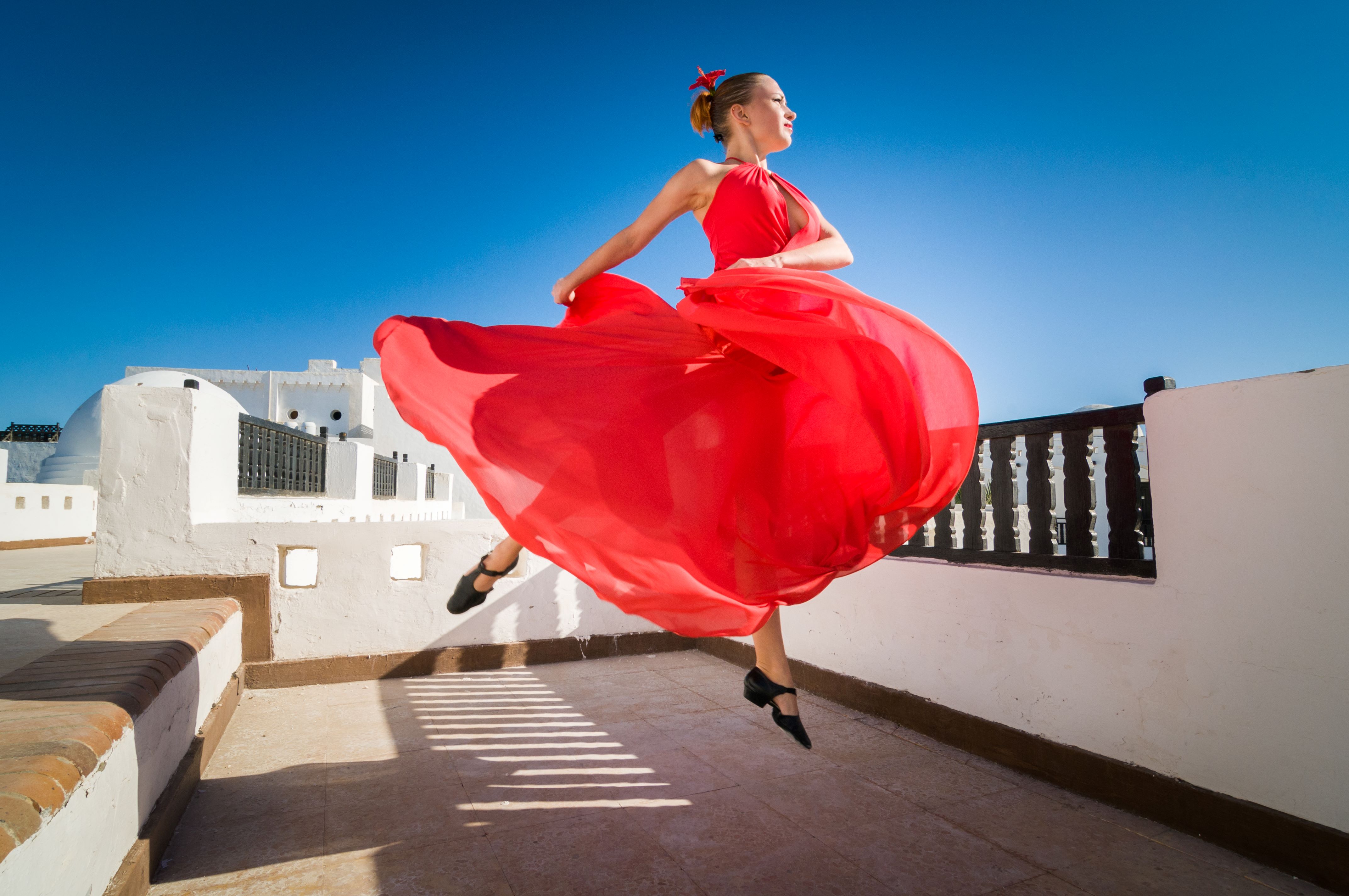 flamenco-dancer-leaping_2.jpg