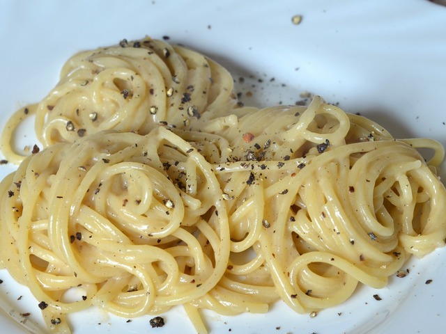 Spaghetti cacio e pepe