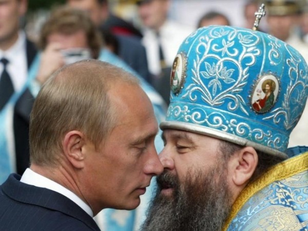 putin-kiss-e1371136277132.jpg