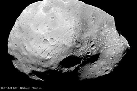 space129-phobos-saturn-moon_31713_big.jpg