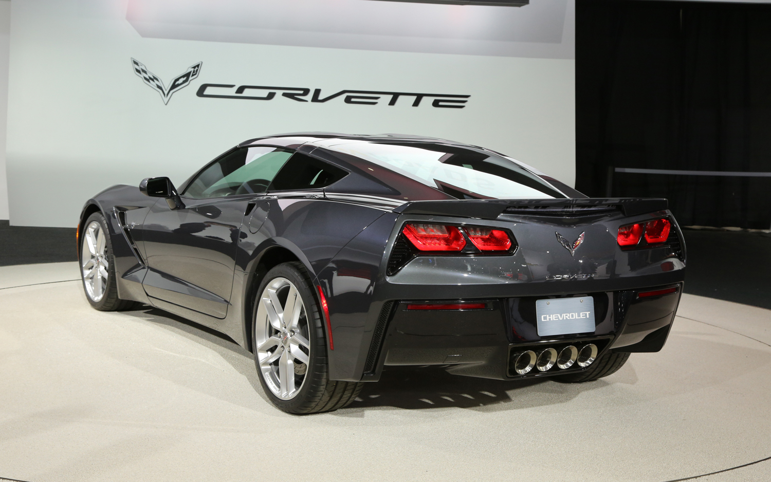 chevrolet-corvette-stingray-12.jpg