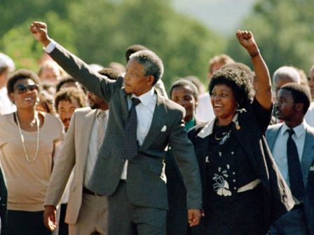 Nelson Mandela szabadul.jpg