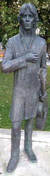cseh_tamas_szobor.jpg