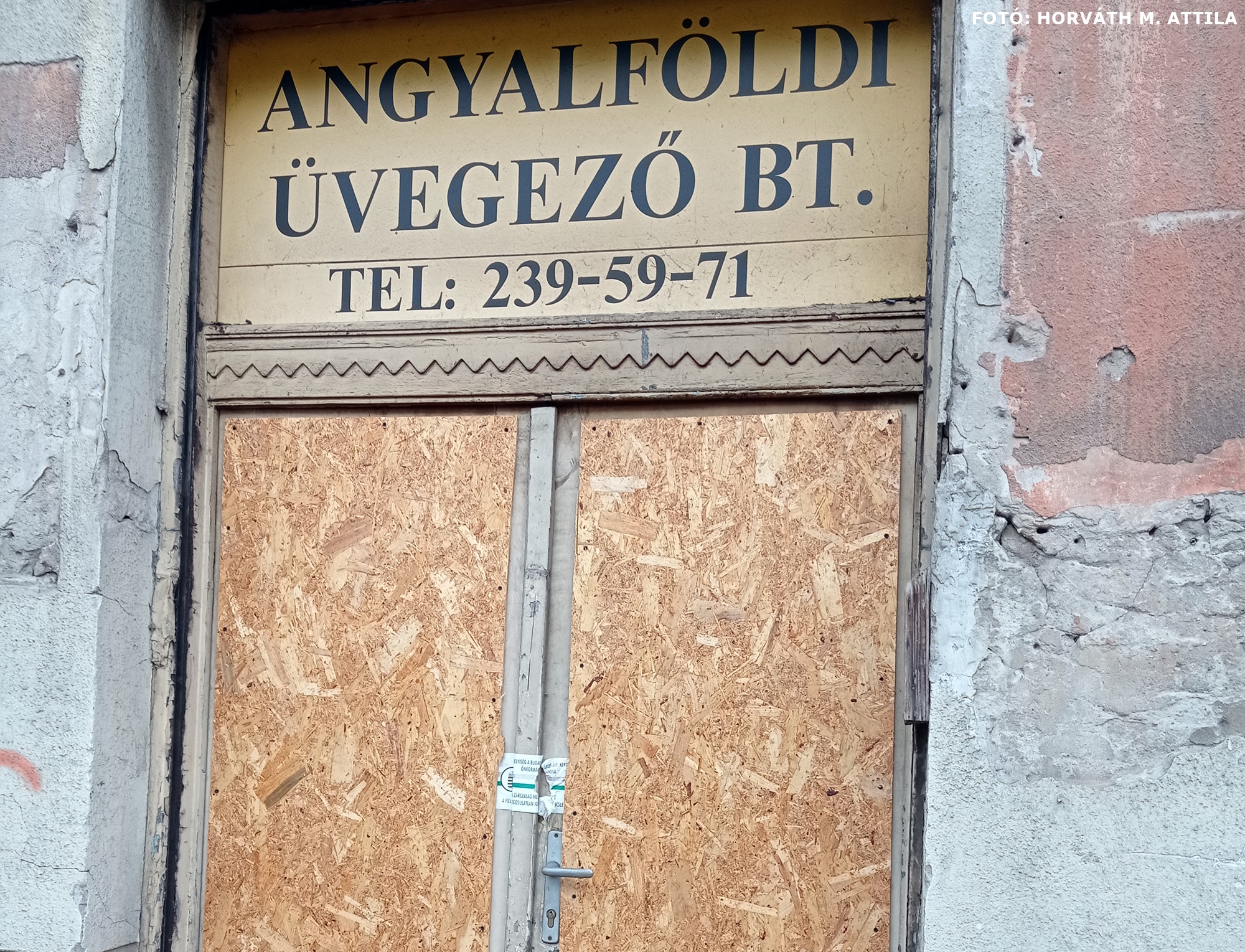 kepseges_budapest_angyalfoldi_uvegezo_reitter_ferenc_utca.jpg