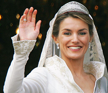 1011-royal-brides-beauty-looks-letizia-ortiz-rocasolano-princess-asturias.jpg