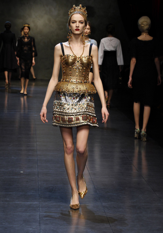 dolce-and-gabbana-fw-2014-women-fashion-show-runway-39.jpg
